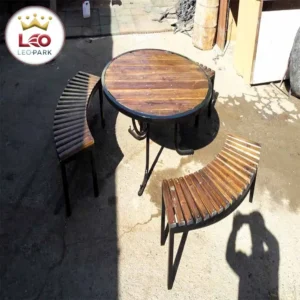 میز و نیمکت چوبی فلزی لئوپارک