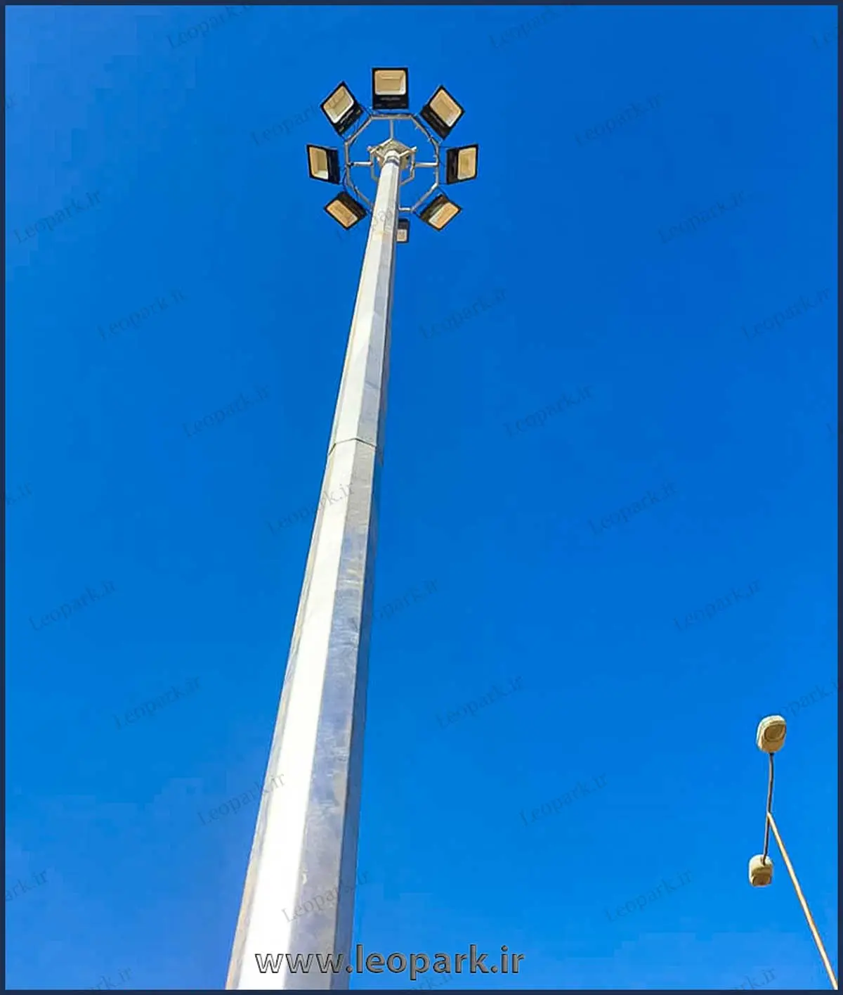 برج نوری 9 منتری 