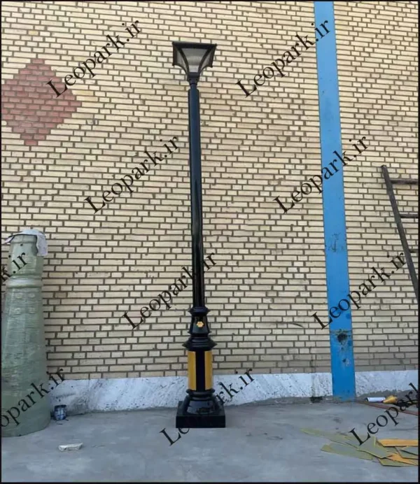 پایه چراغ دکوراتیو 3متری با مبله طلایی و پوشش گالوانیزه گرم