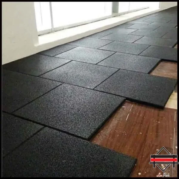 نصب کفپوش 50 در 50 روی پارکت