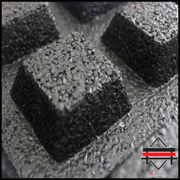 نمای نزدیک کفپوش گرانولی پایه دار( شانه تخم مرغی)