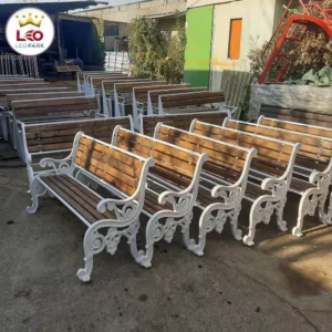 نیمکت پارکی چدنی مدل کلاسیک کد 102 لئو پارک با نشیمن چوب پلاست