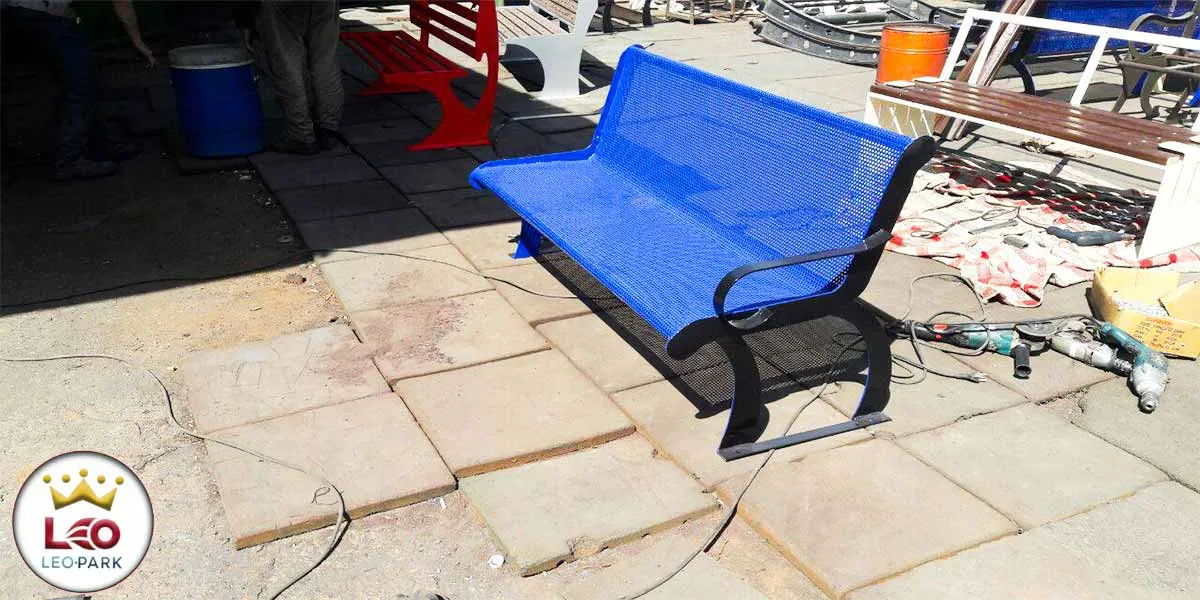 نیمکت پانچی فلزی آبی رنگ