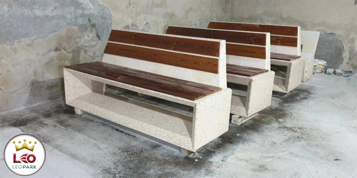 نیمکت بتنی با نشیمن و پشتی طرح چوب ساخته شده در کارگاه لئوپارک